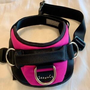 ShawnCo no pull,Pink and Black Dog Harness. Used once. Two big. Fits 30-55 lbs